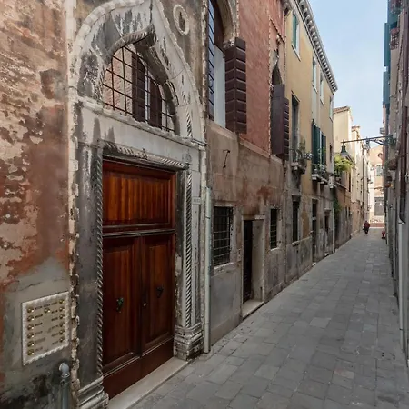 Palazzo Dolfin - Piazza San Marco Lovely *